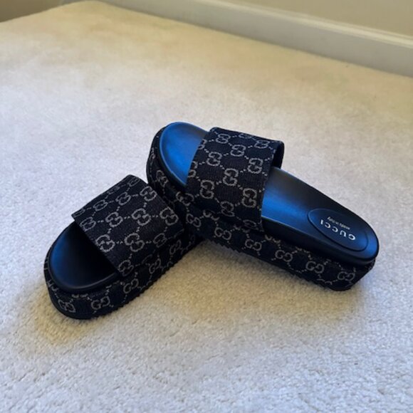 *NEW* Gucci Denim GG Monogram Angelina Sandals - Size 40 (Read the description) - Picture 3 of 5